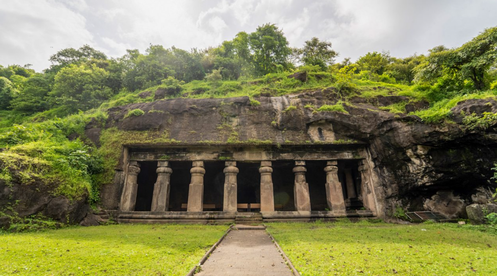 Elephanta caves by speedboat